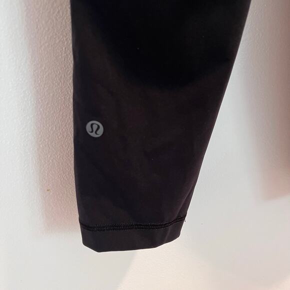 Lululemon Black Swift Speed High-Rise Crop 21" Size 4 - Picture 6 of 11